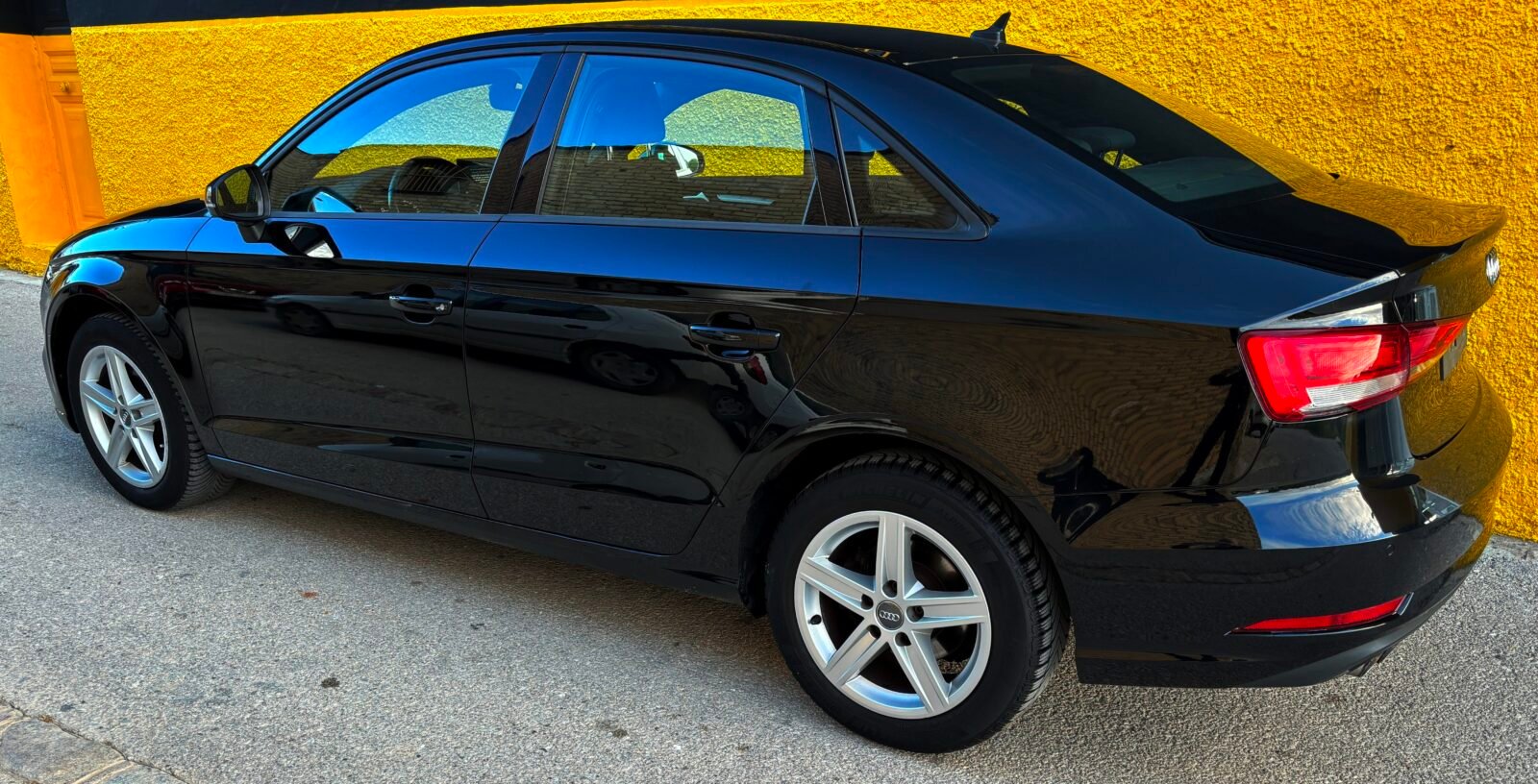 AUDI A3 1.4 TFSI 150CV gasolina Sedan