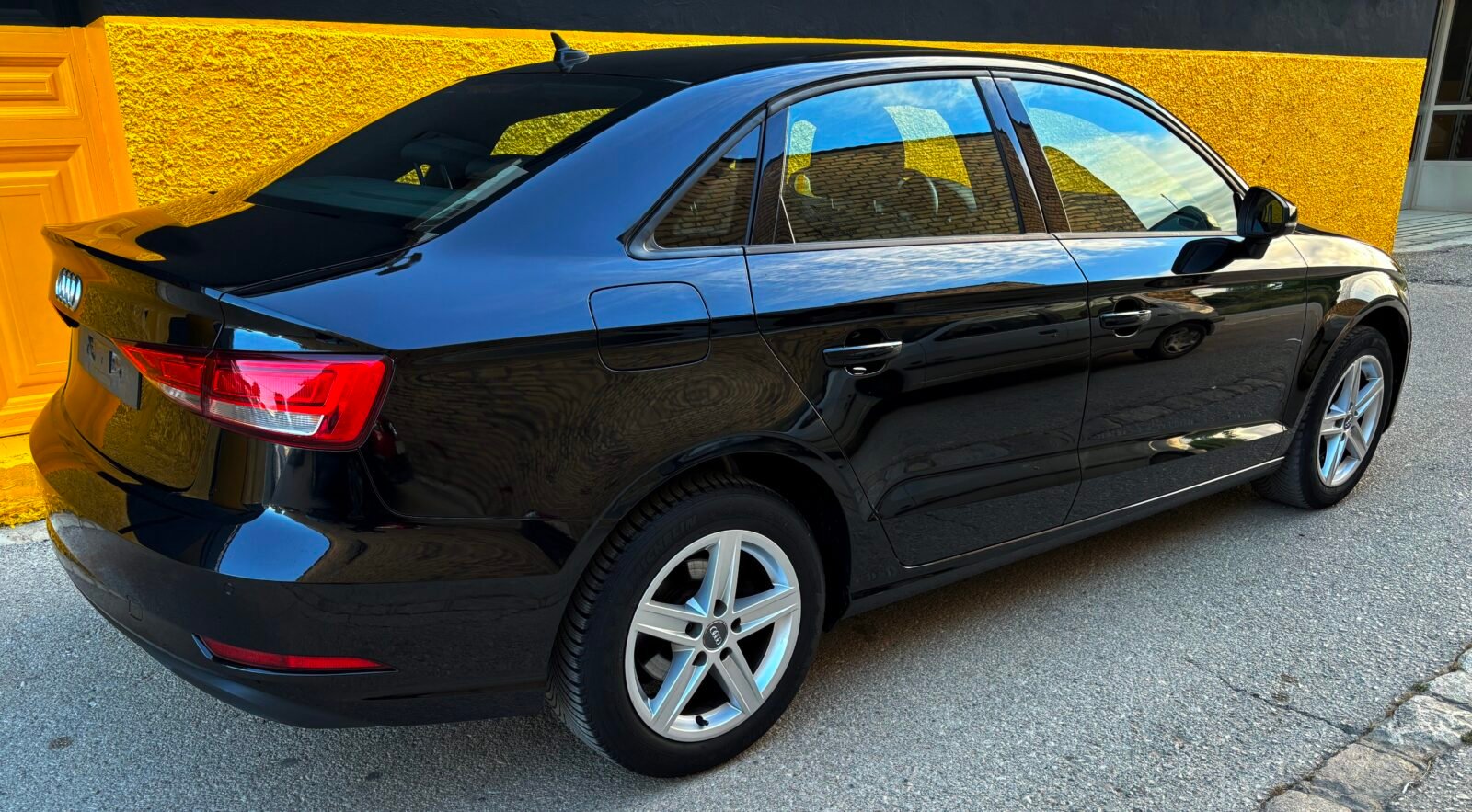 AUDI A3 1.4 TFSI 150CV gasolina Sedan