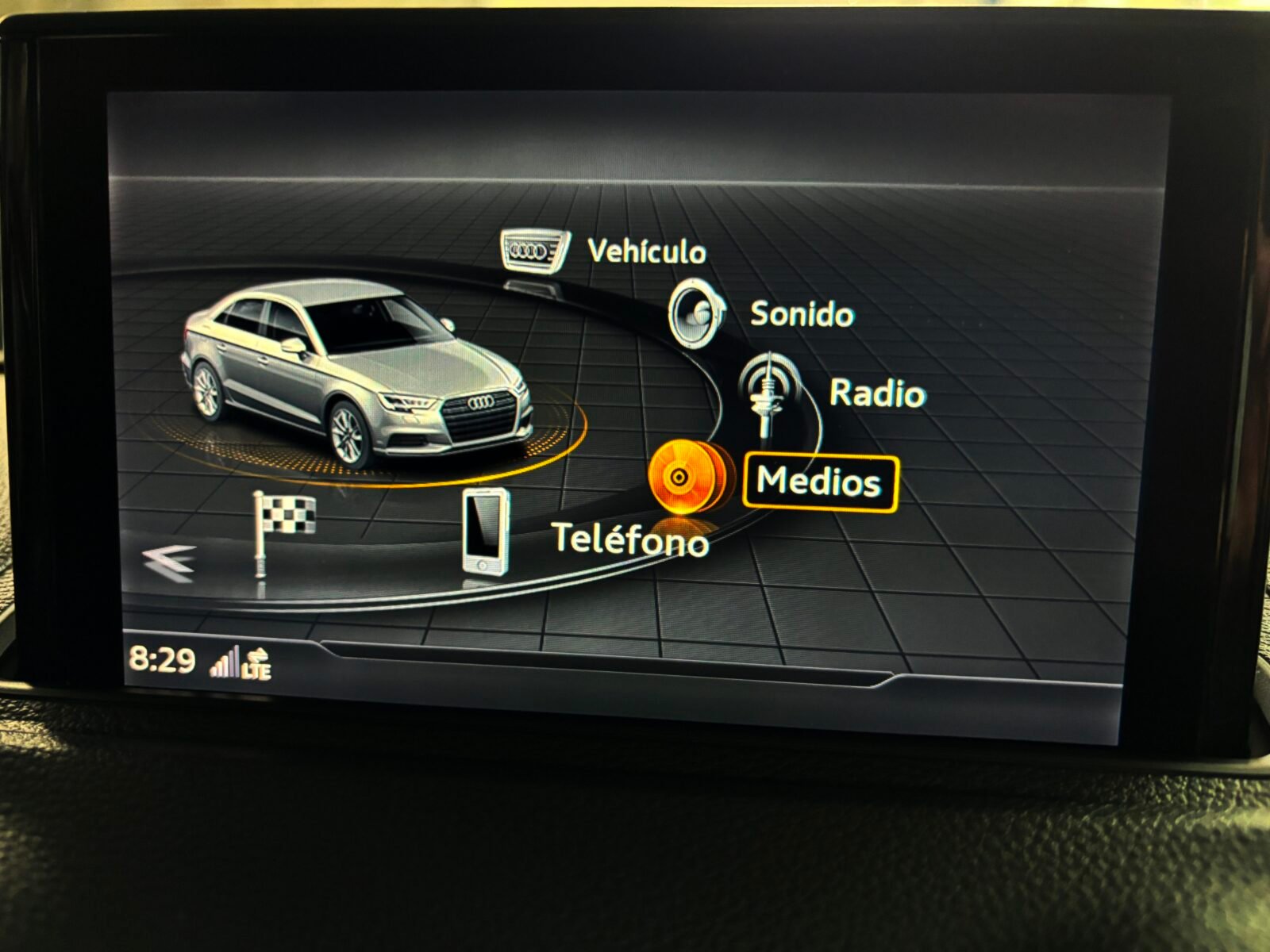 AUDI A3 1.4 TFSI 150CV gasolina Sedan