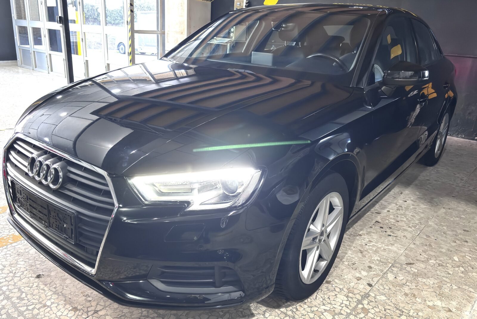 AUDI A3 1.4 TFSI 150CV gasolina Sedan