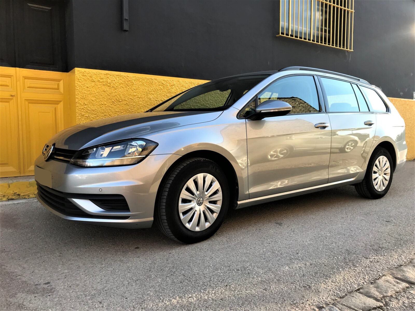 VOLKSWAGEN Golf Business 1.6 TDI Variant