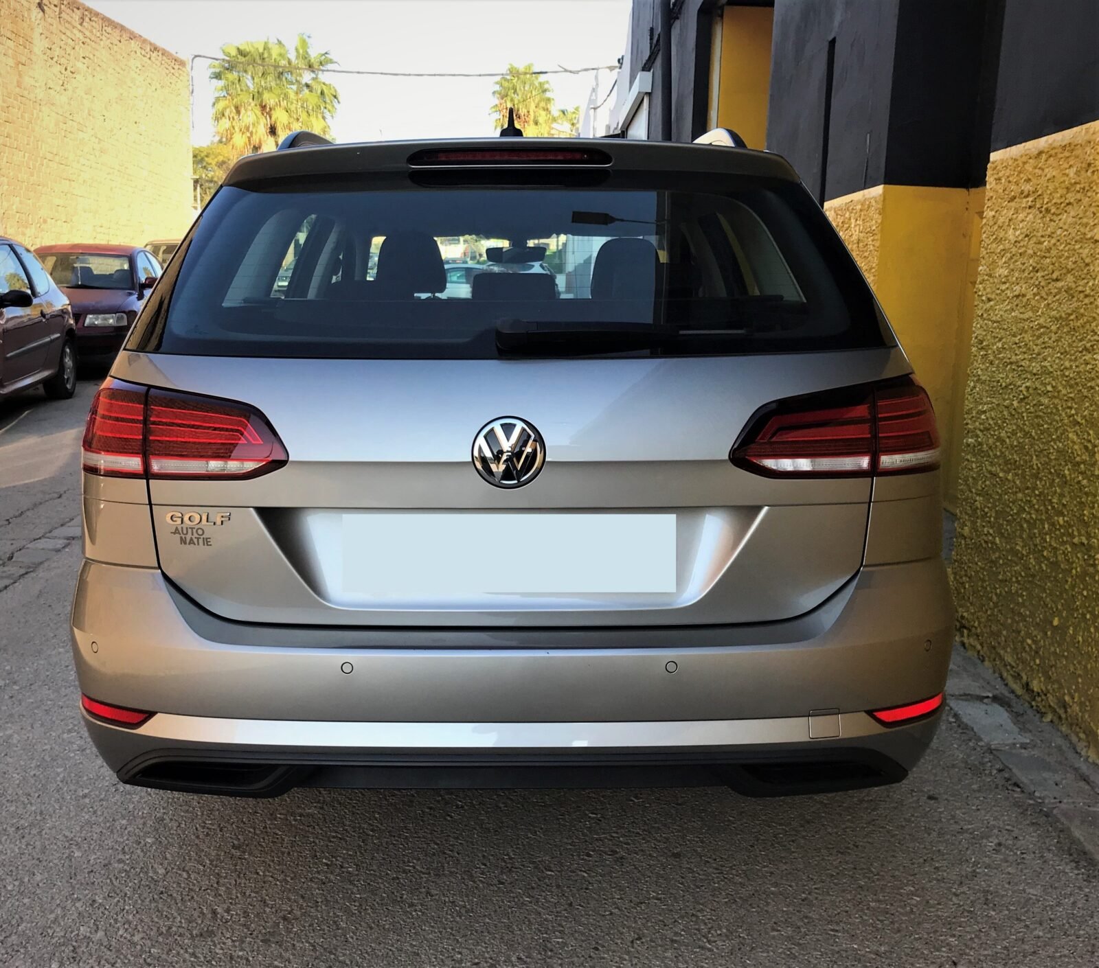 VOLKSWAGEN Golf Business 1.6 TDI Variant