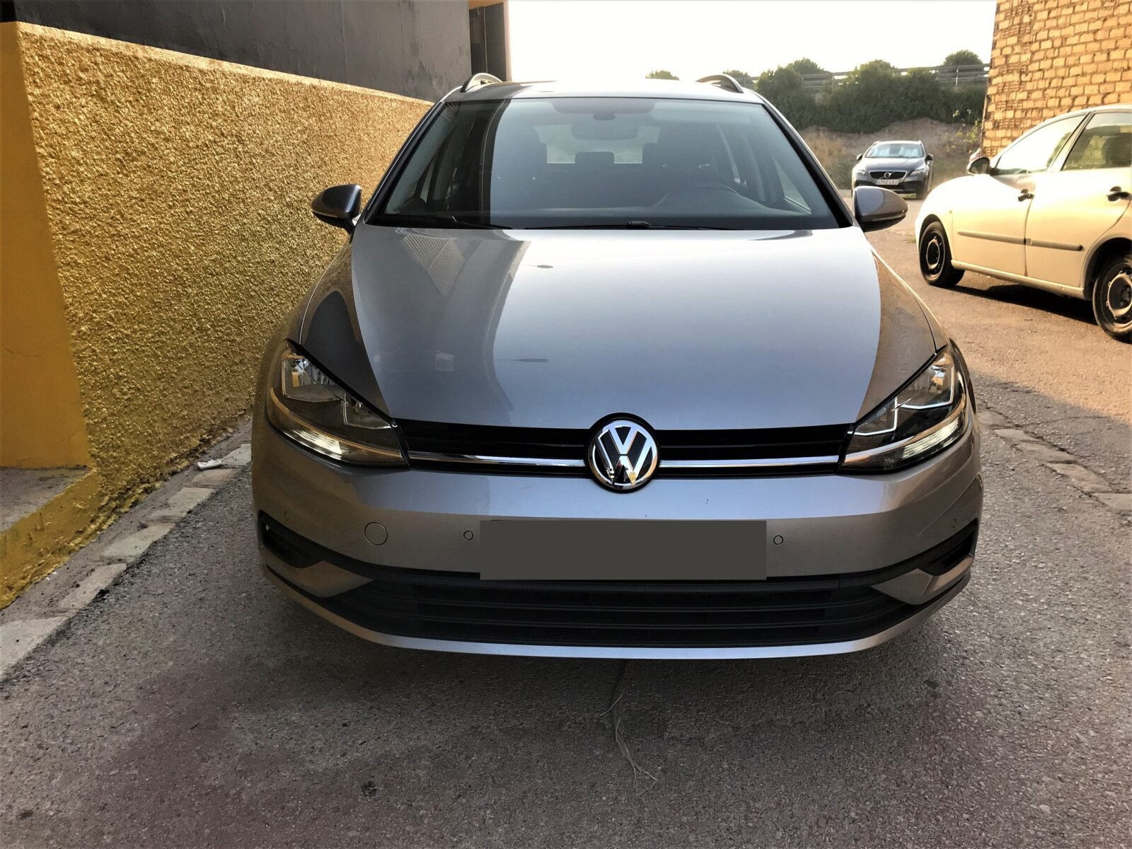 VOLKSWAGEN Golf Business 1.6 TDI Variant