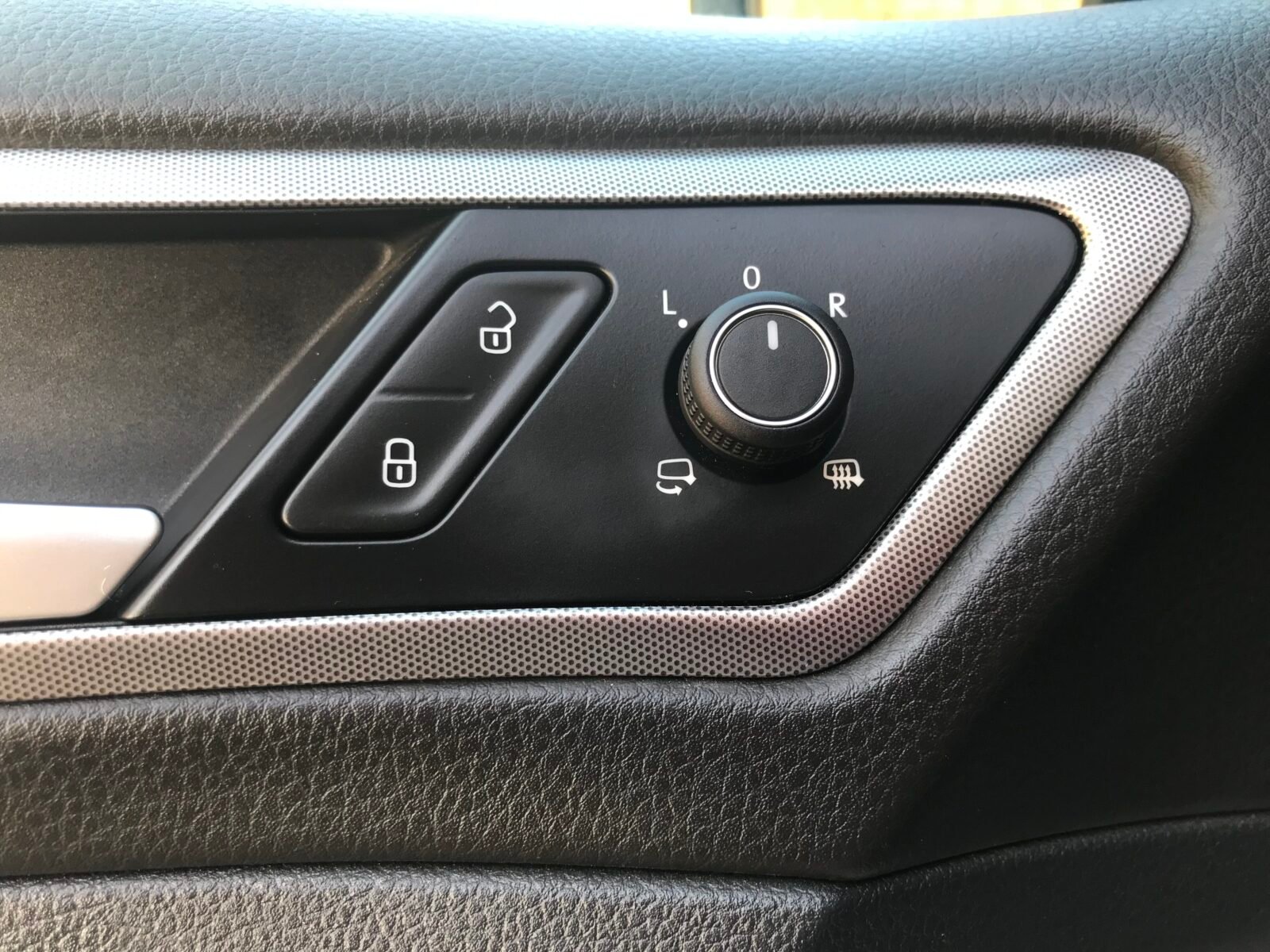 VOLKSWAGEN Golf Business 1.6 TDI Variant