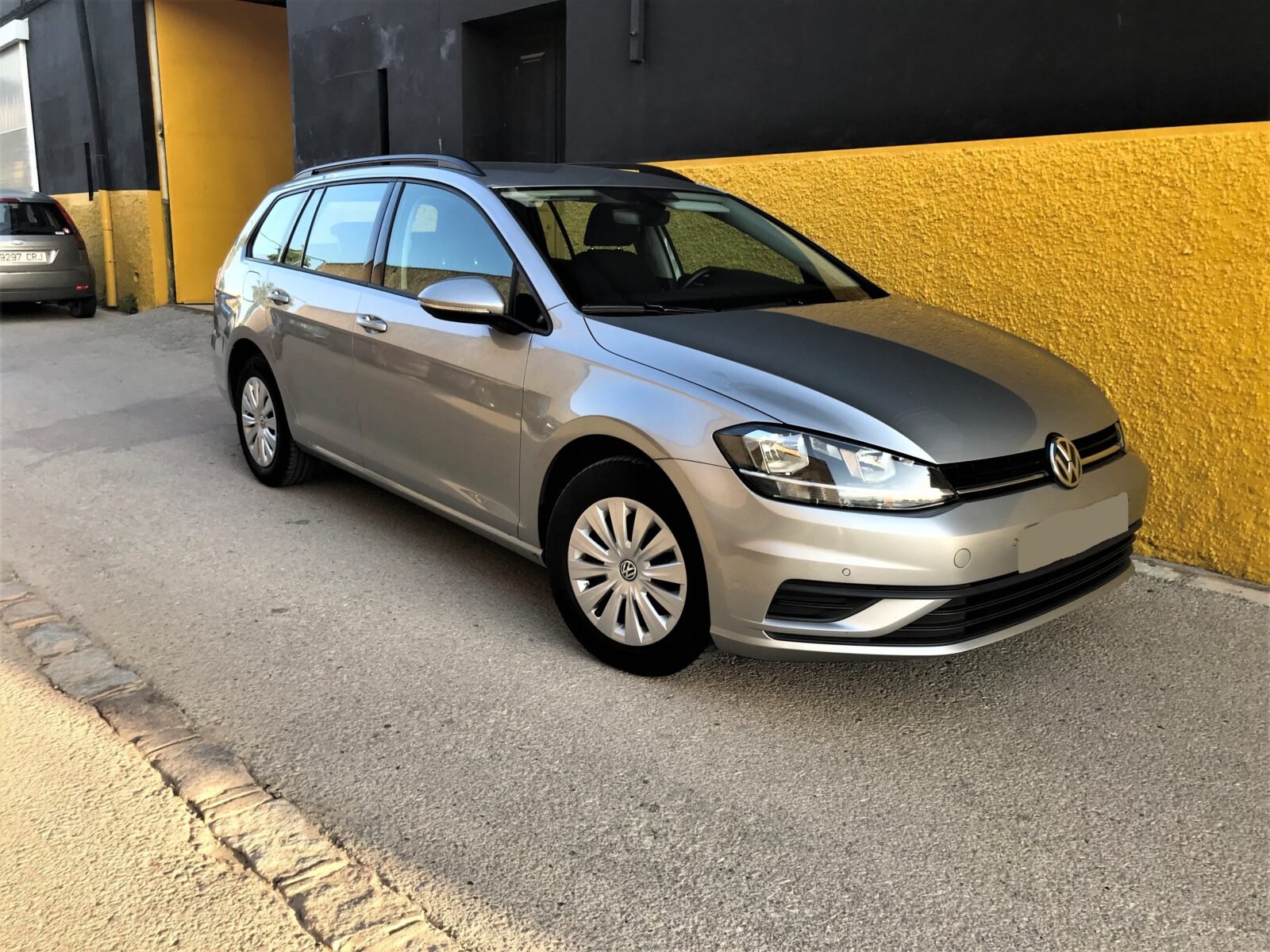 VOLKSWAGEN Golf Business 1.6 TDI Variant