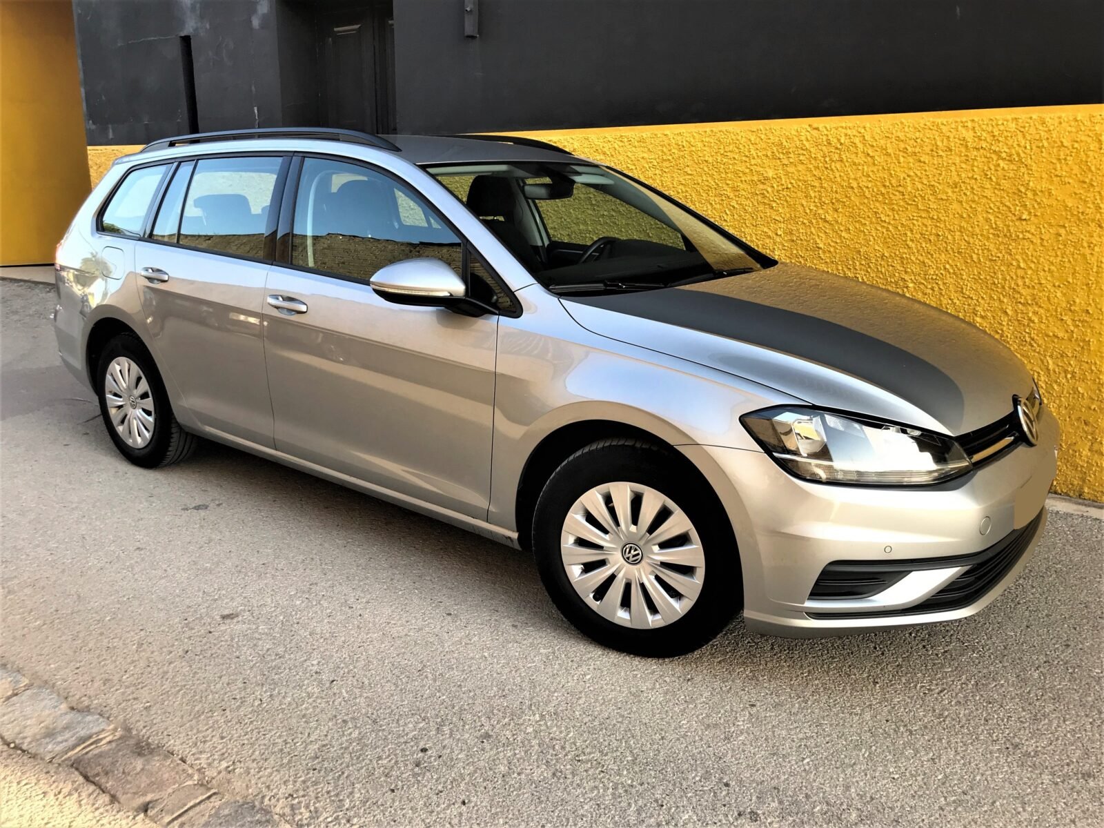 VOLKSWAGEN Golf Business 1.6 TDI Variant