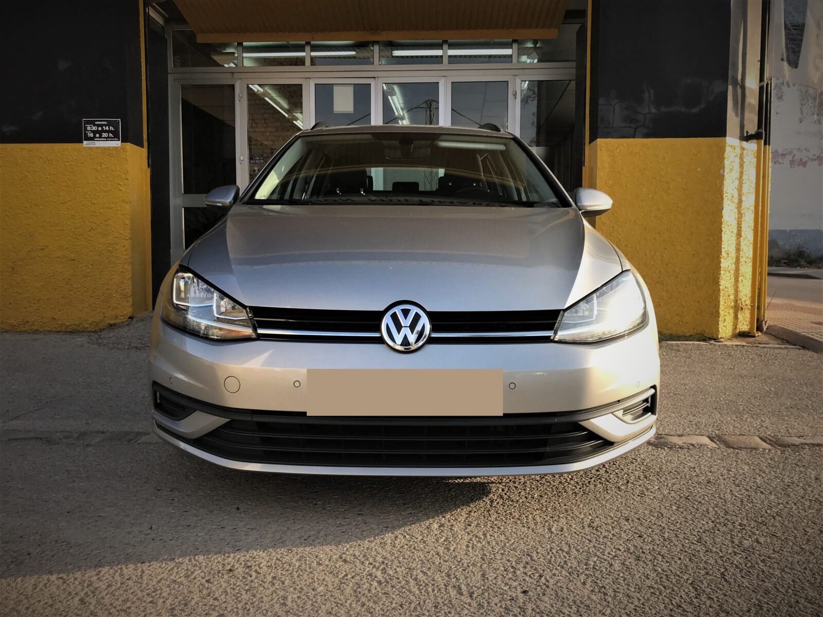 VOLKSWAGEN Golf Business 1.6 TDI Variant