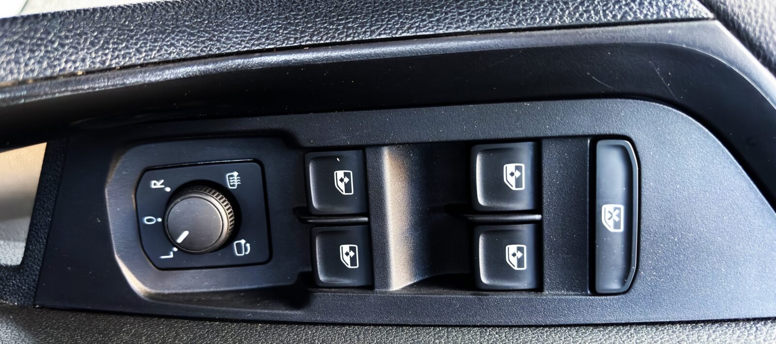 SKODA KAROQ 2.0 TDI 150 CV DSG 4x4–AUTOMÁTICO – 2021